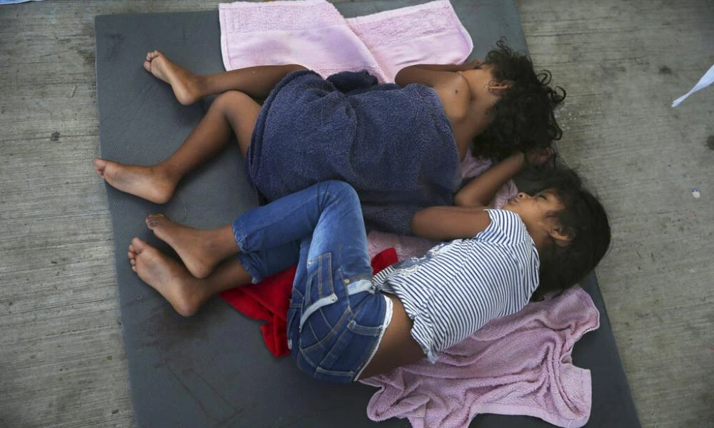 ΗΠΑ: Καταργείται η διάταξη που επιτρέπει την άμεση απέλαση των μεταναστών για λόγους προστασίας της δημόσιας υγείας